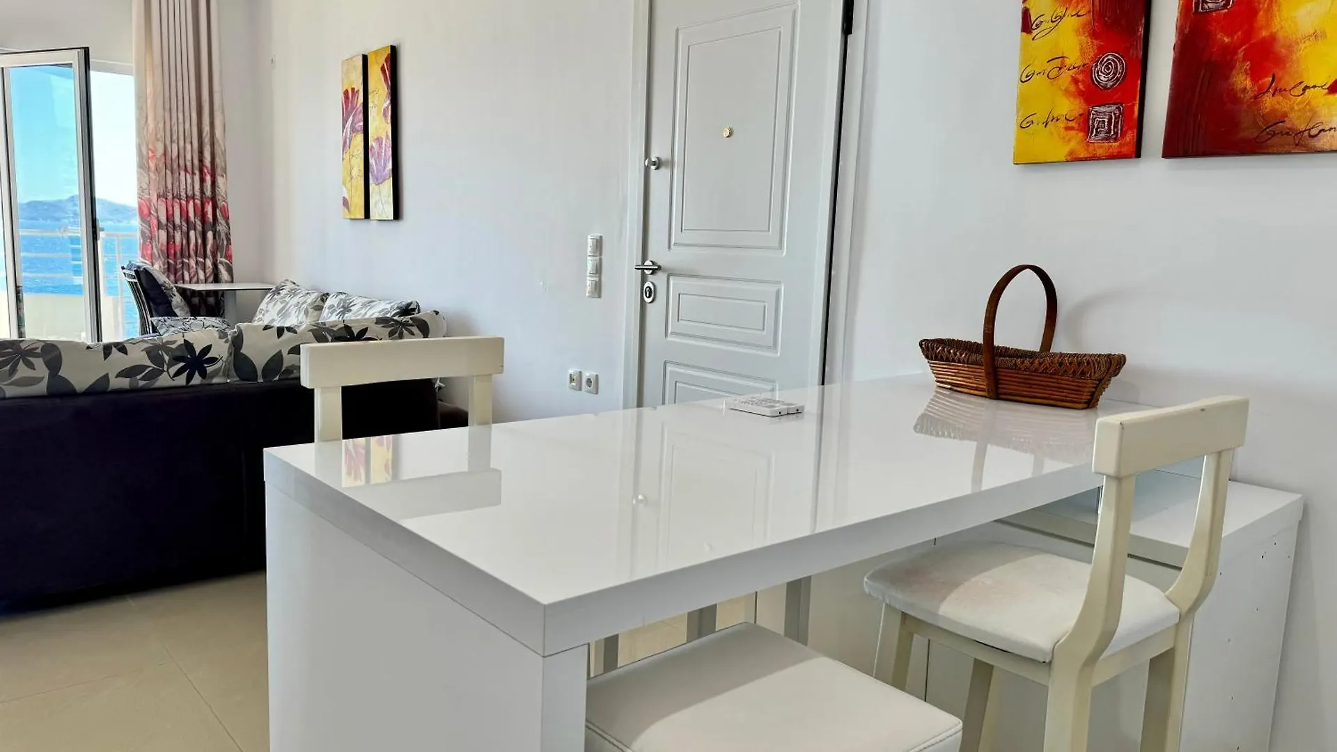Red Infinity Seaview Apartment Saranda