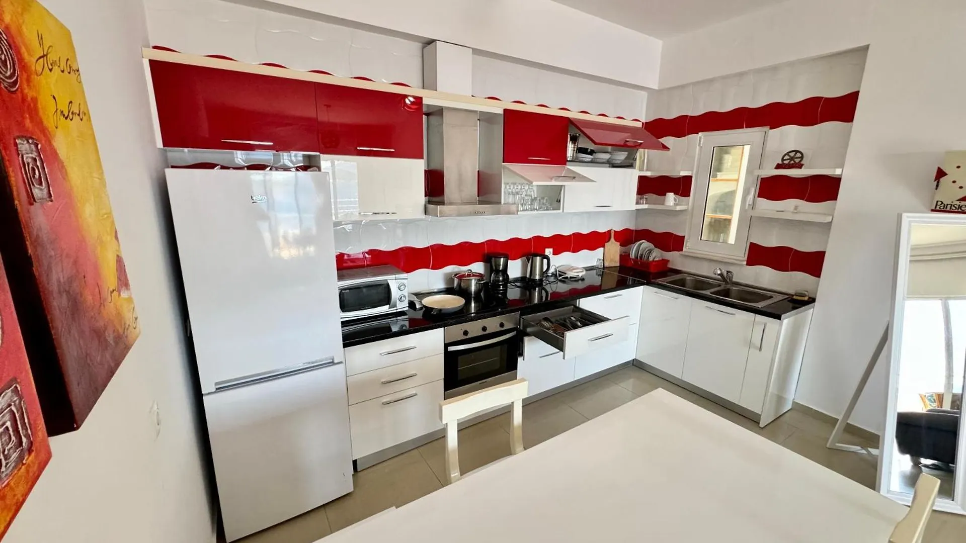 Red Infinity Seaview Apartment Saranda Албания