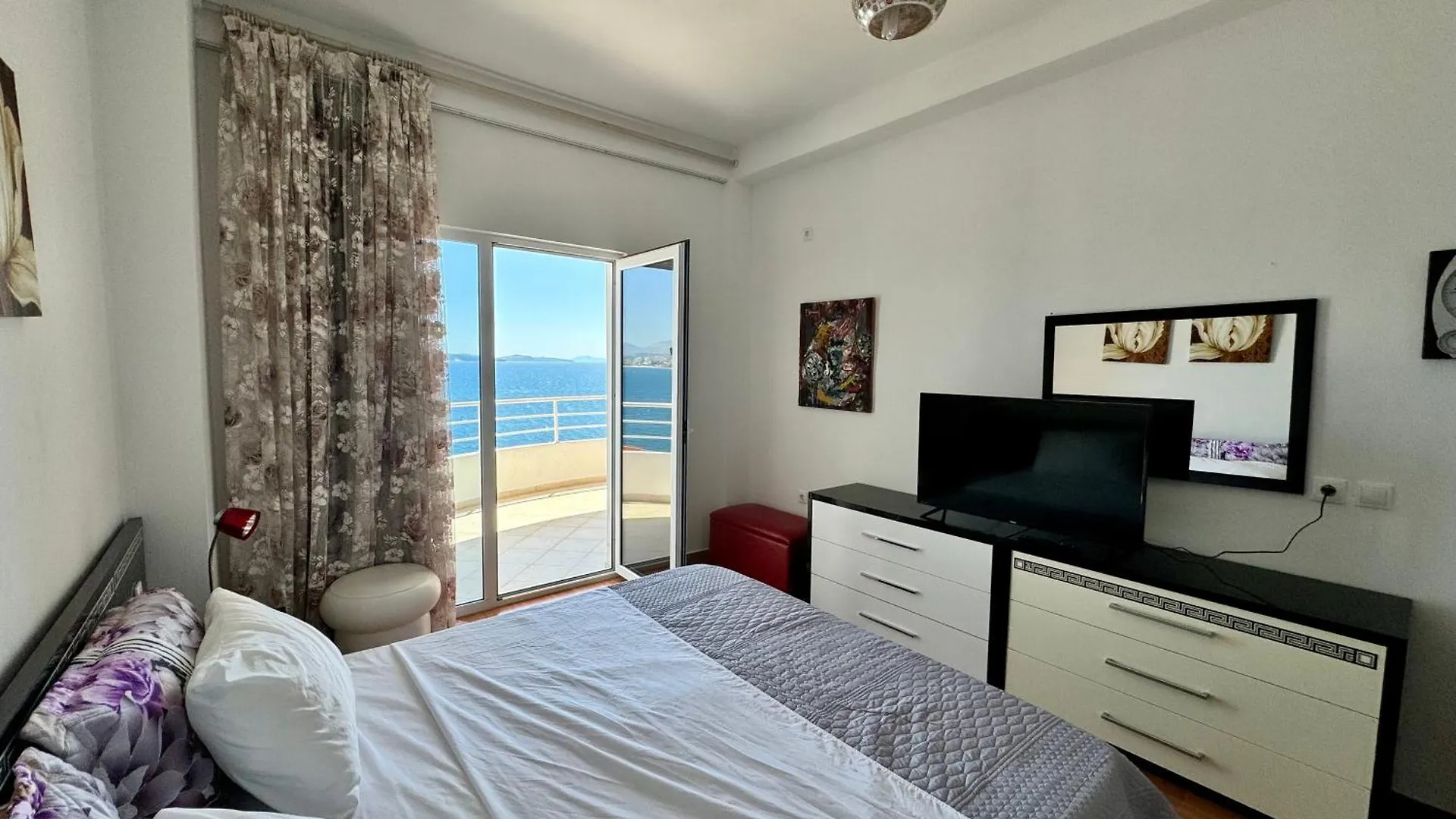 Red Infinity Seaview Apartment Saranda