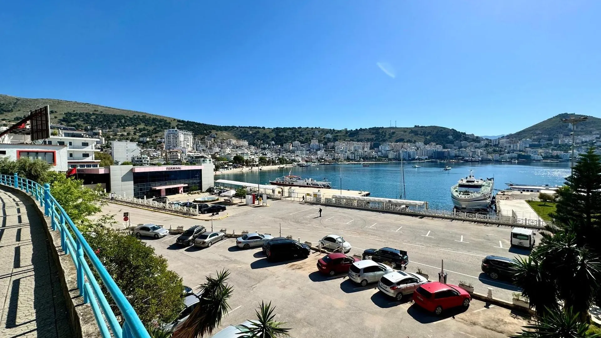Red Infinity Seaview Apartment Saranda