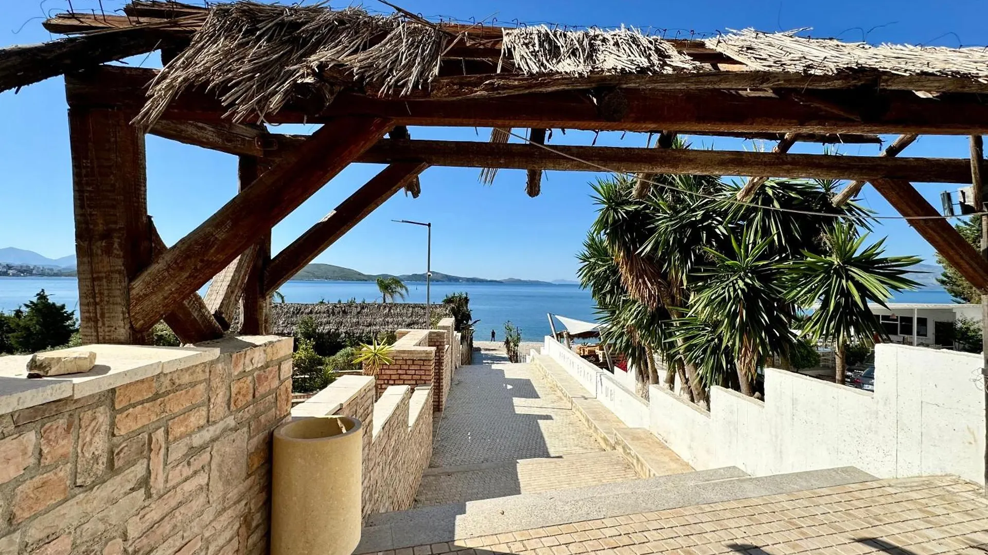 Red Infinity Seaview Apartment Saranda