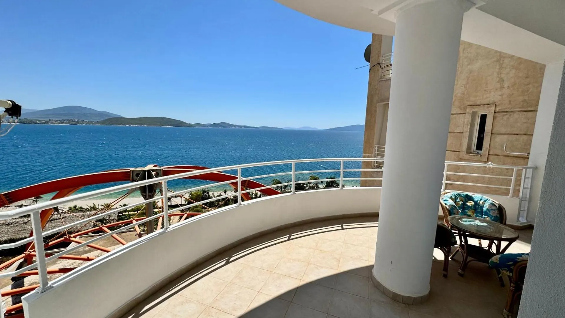 Red Infinity Seaview Apartment Saranda 0*, Саранда