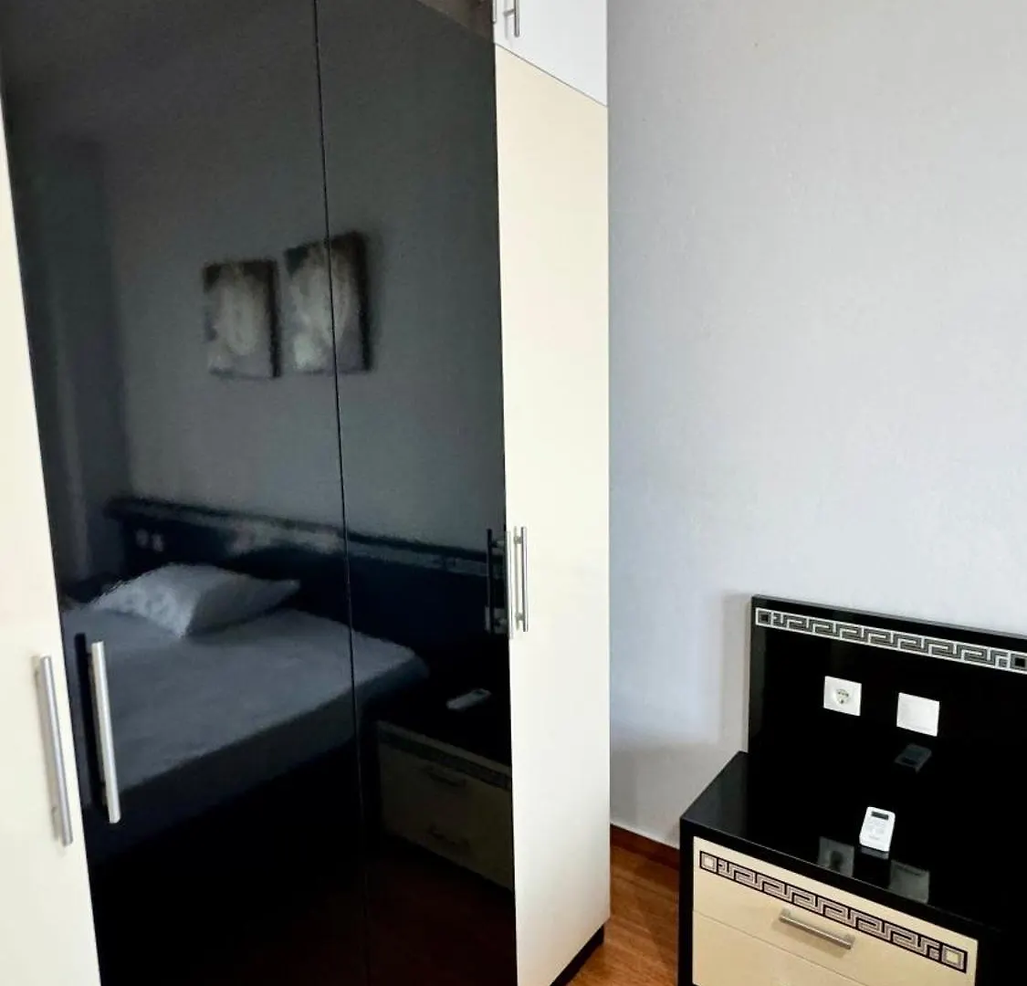 Red Infinity Seaview Apartment Saranda