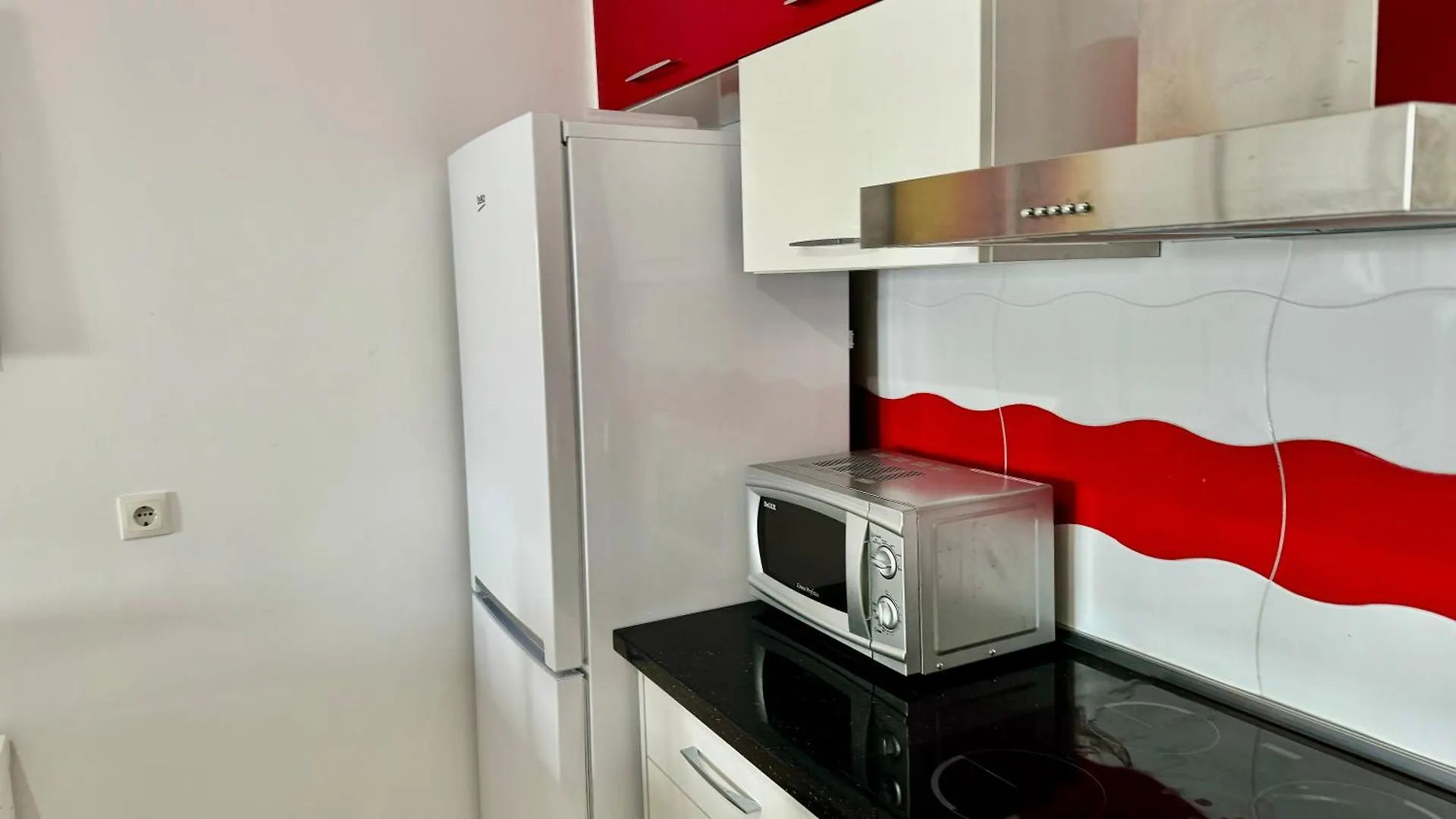 Red Infinity Seaview Apartment Saranda 0*, Sarandë