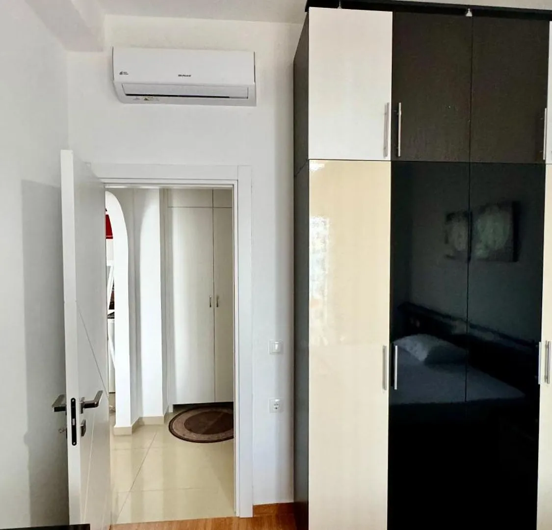 Red Infinity Seaview Apartment Saranda 0*, Саранда
