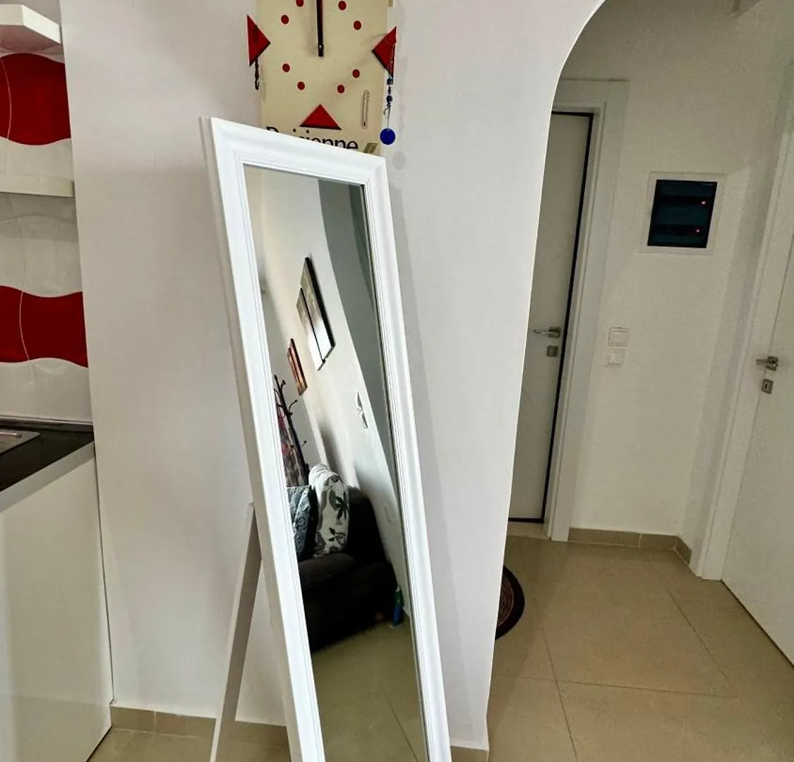 Red Infinity Seaview Apartment Saranda  Sarandë