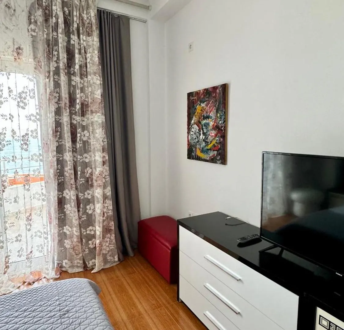 Red Infinity Seaview Apartment Saranda