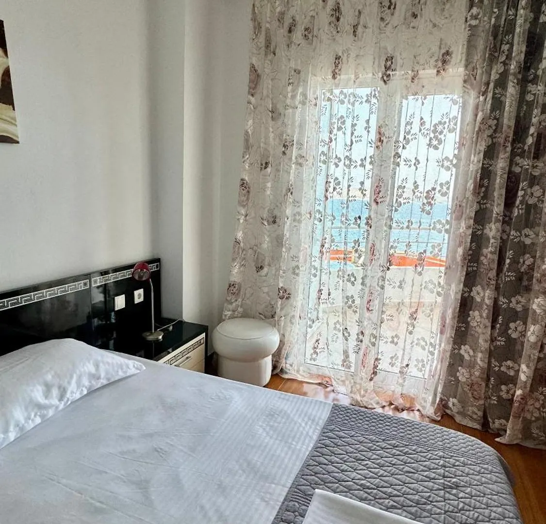 Red Infinity Seaview Apartment Saranda