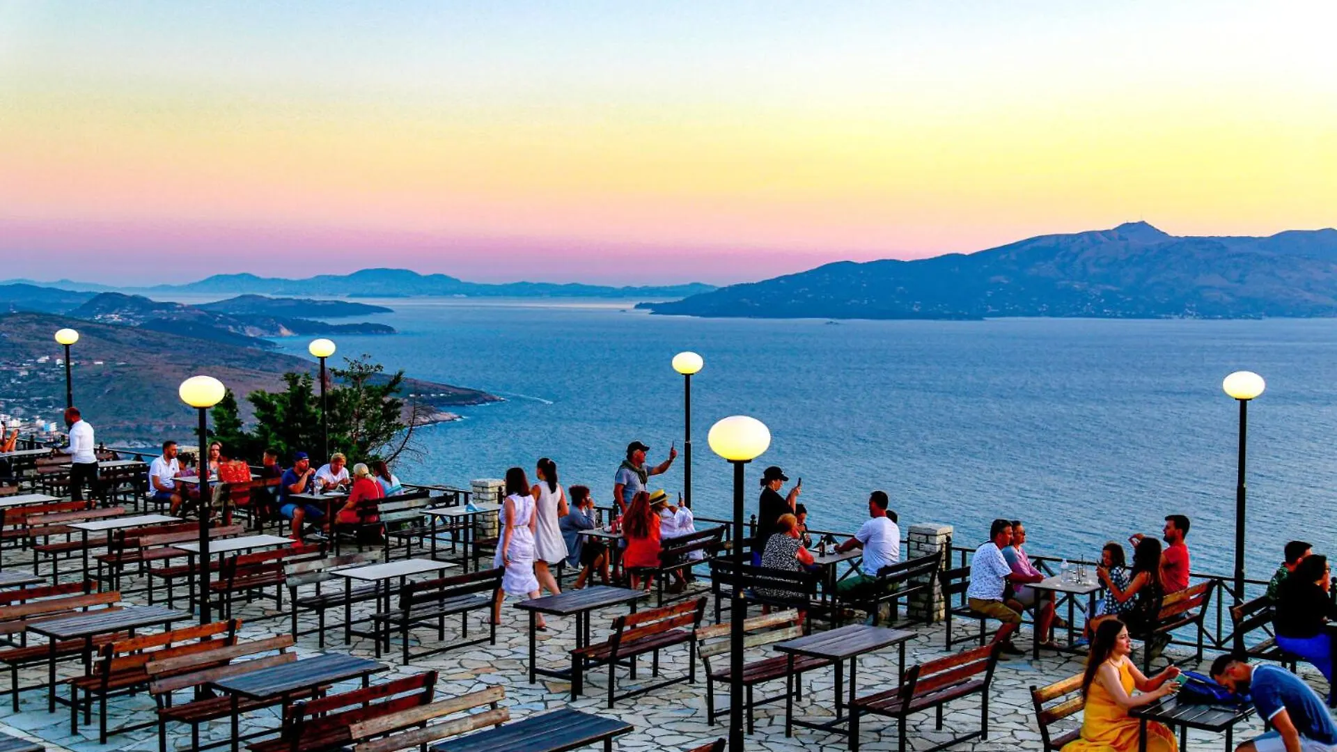 Red Infinity Seaview Apartment Saranda  Саранда