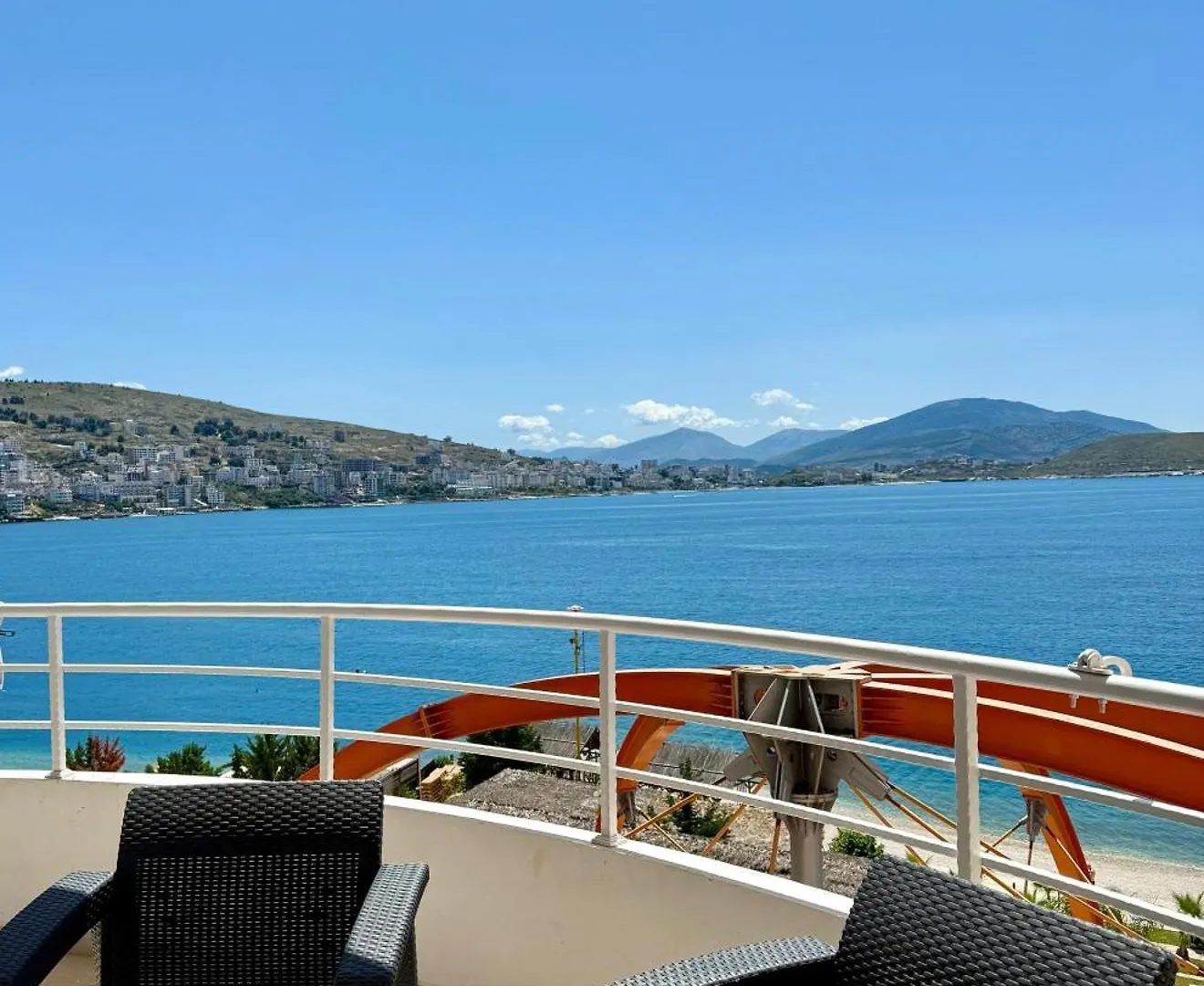 Red Infinity Seaview Apartment Saranda