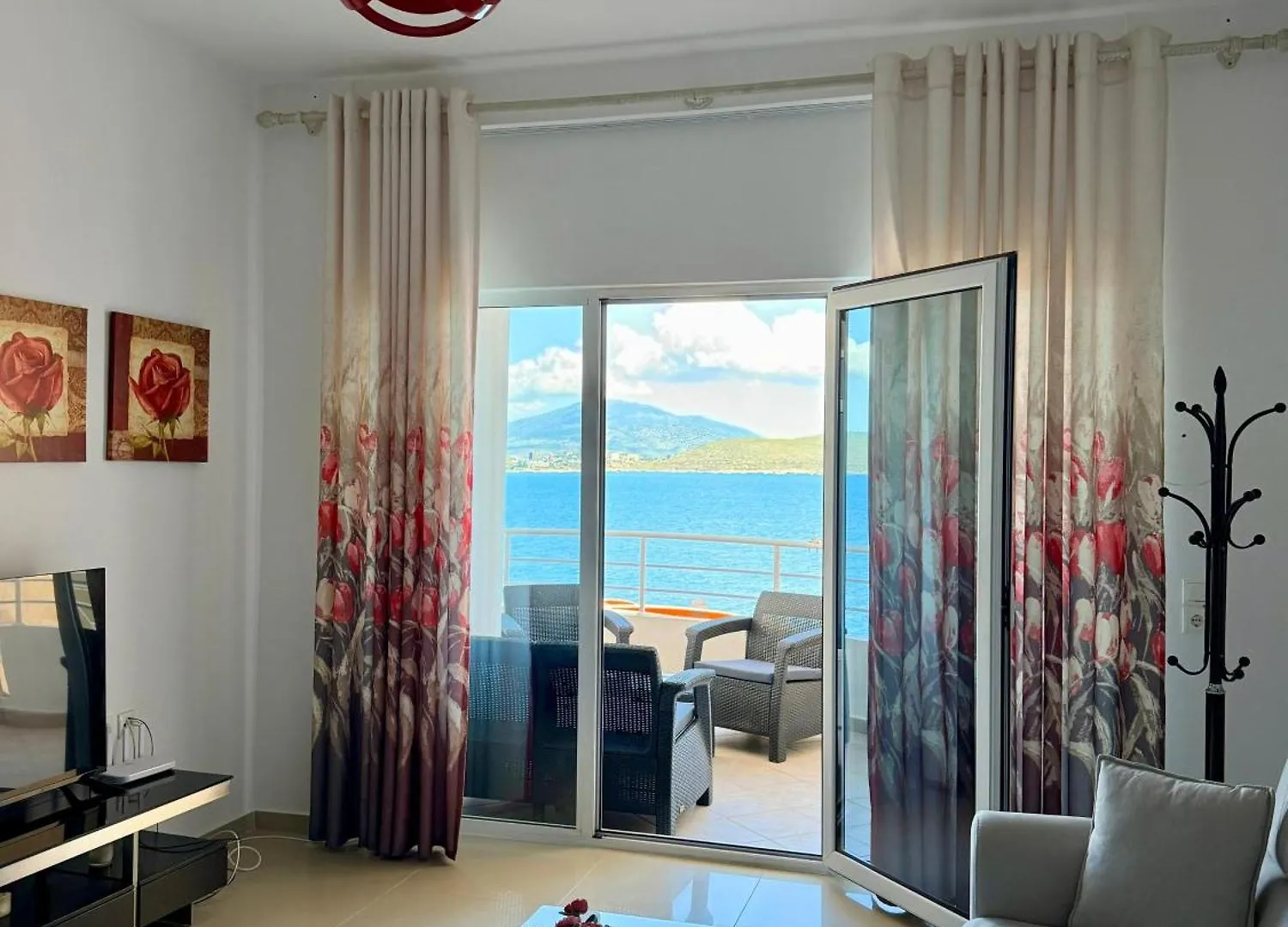 Red Infinity Seaview Apartment Saranda