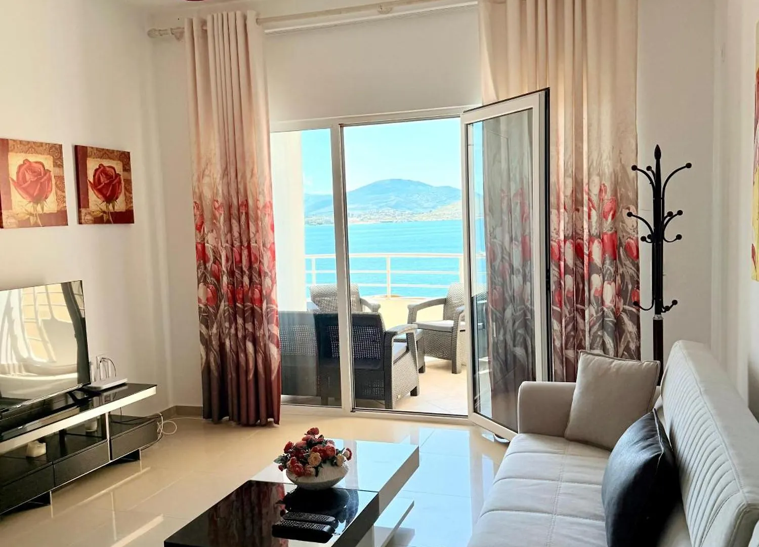 Red Infinity Seaview Apartment Saranda 알바니아